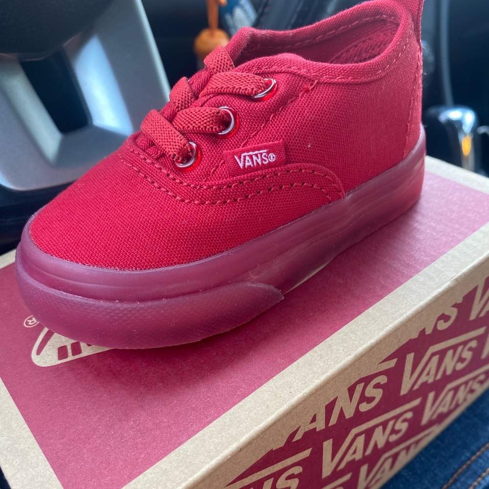 Brand New Toddler (Baby) Vans size 4!